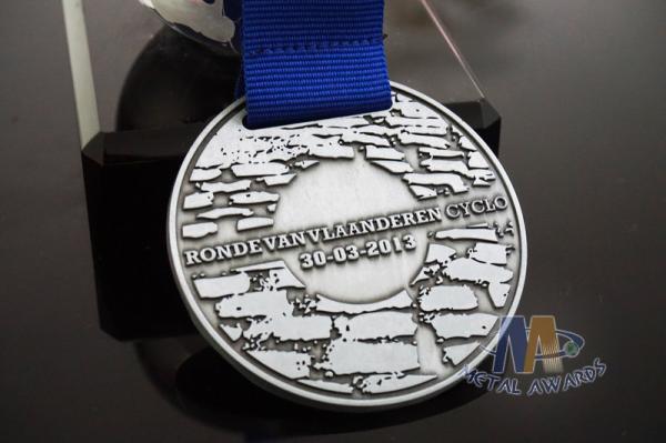 Championship Finisher Sports Marathon Events Metal Award Medals Die Casting With Blue Ribbon