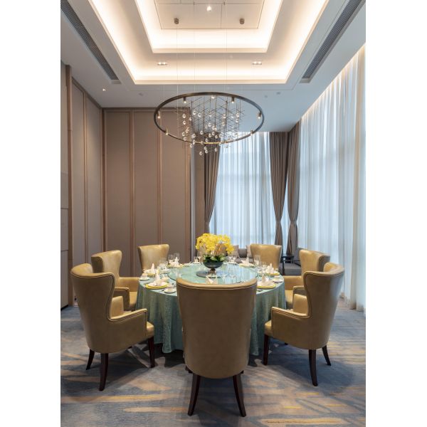 Ensemble de meubles de restaurant d'hôtel en bois de frêne massif, taille personnalisable