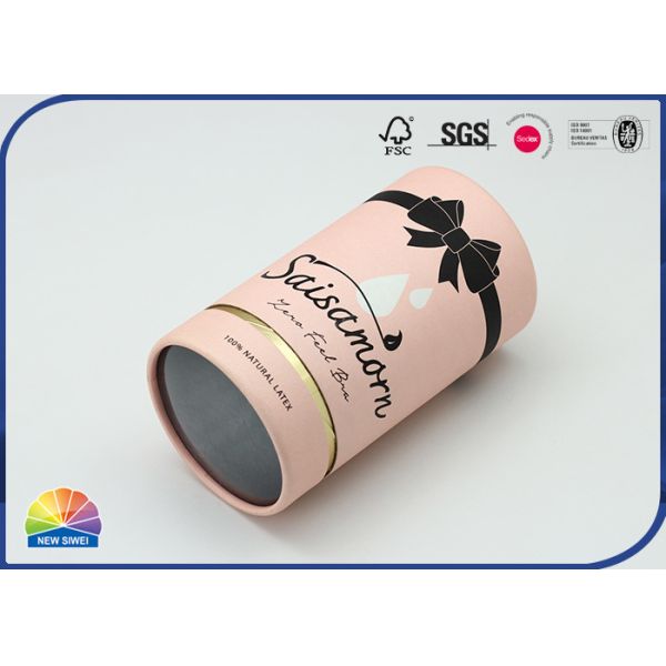 Девушки контейнеров цилиндра пинка специальности упаковка бумажной присутствующая