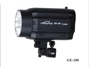 Вспышка ГЭ-180 студии космоса дела мини освещая наборы (окончательные)