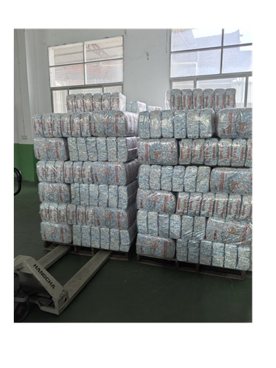 Banda de cintura elástica de absorción fuerte Super suave Johnson olor Uniconcern Muñecos desechables para bebés Exportación al mercado africano de Sierra Leona