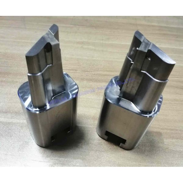 1.2738 Material Plastic Mould Parts Cavity Core Inserts with ±0.01mm Tolerance and 45-50HRC Hardness for Injection Mold Making