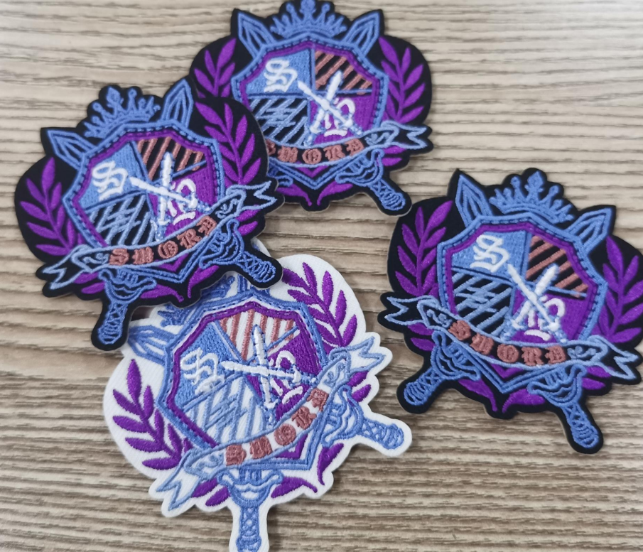 Изготовленной на заказ ярлыки складчатости высокой плотности сплетенные одеждой используя зальбанд Techincs