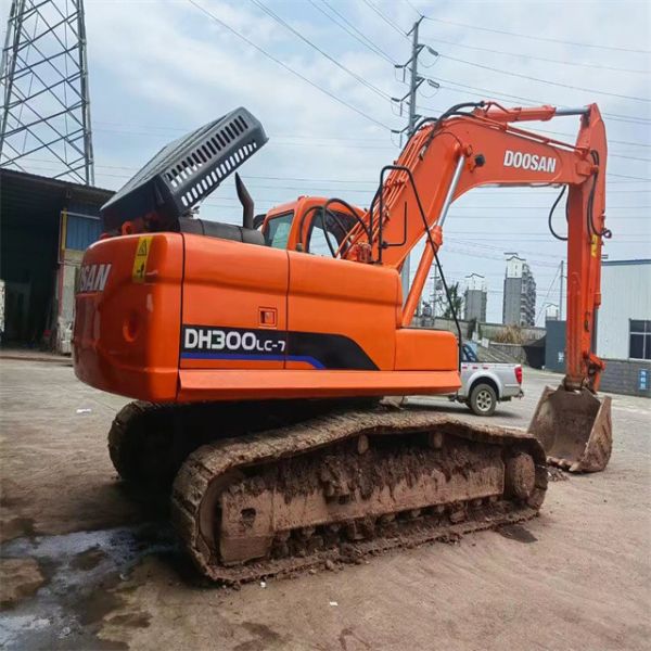 29 toneladas de excavadora usada lista para el trabajo y experimentada usada de Corea importada Doosan DX 300LC en buenas condiciones