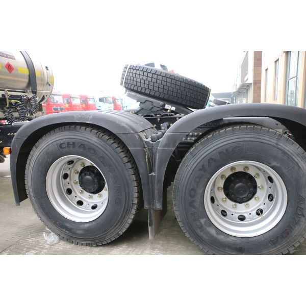 Used Tractor Truck For Sale Shacman X5000S 6*4 Drive Mode 560hp High Effective Engine LNG Head Horse