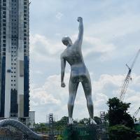 55.5M Sculpture métallique perforée hautement personnalisée, sculpture en acier contemporain