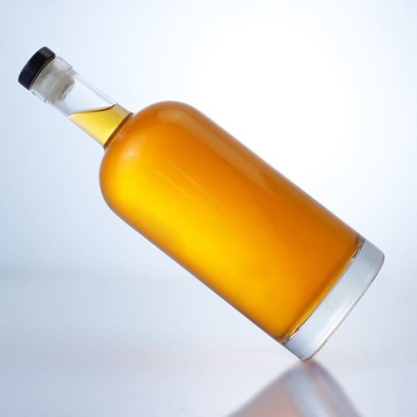 500ml 700ml Popular Shaped Transparent Liquor Glass Bottle for Whisky Rum Gin Brandy