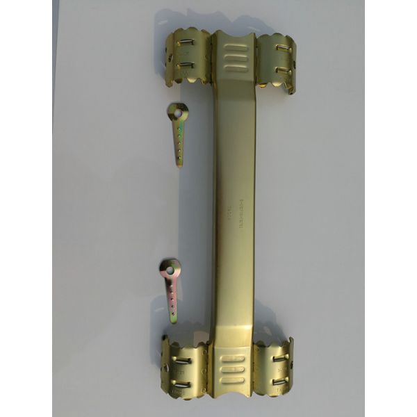 Galvanized coating cross coupling clamps for maximum rust protection