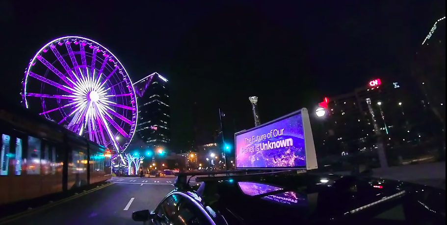 СИД крыши такси высокой яркости P2.5mm показывает двойной, который встали на сторону экран