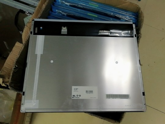 LB170E01-SL01 LG TFT Panel 400 cd/m² (Typ.) 17.0