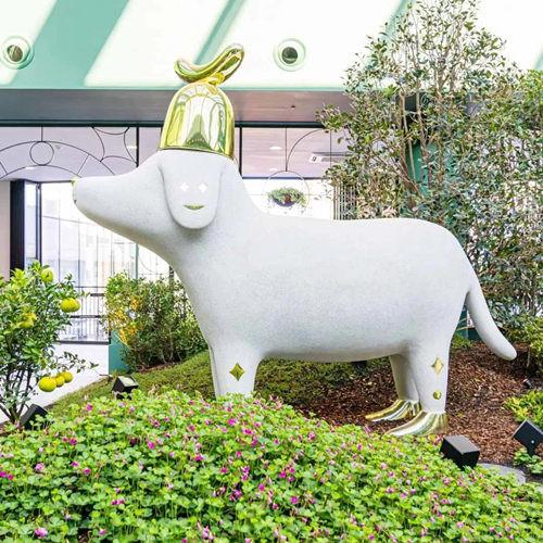 Customized Home Decor Sculptures Cartoon Dog Fiberglass Animal Sculpture