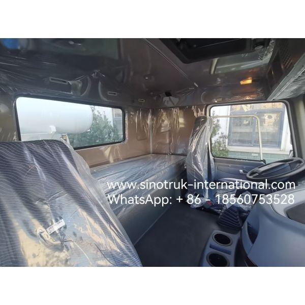 Howo Concrete Mixer Truck 16CBM 8 X 4 Euro 2 400Hp Construction LHD