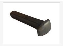 След железной дороги ногтя 16*16 берет спайки на острие дороги рельса прикрепляя часть