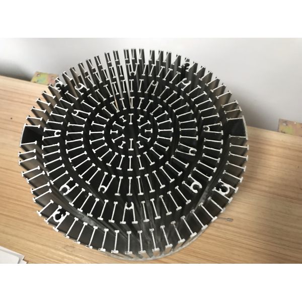 Radiateur en aluminium froid de refroidisseur à plaques de l'ÉPI LED/radiateur de forge froid