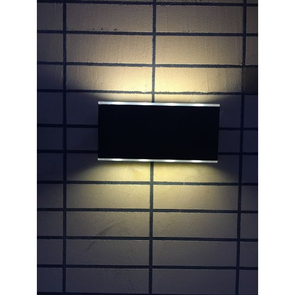 Солнечное приведенное в действие на открытом воздухе СИД вверх вниз с люмена 5V 1.3W света Ip65 100 стены