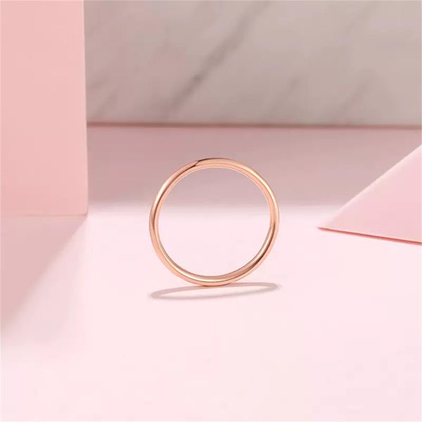 Bandas Minimalistas de Oro de 18K