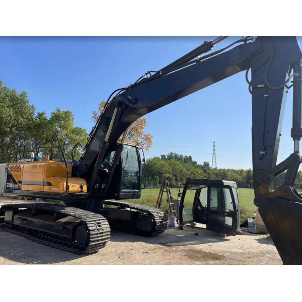 2023 Année Hyundai 220 Excavatrice hydraulique utilisée