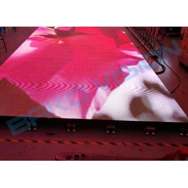 Waterproof Floor LED Display Video Wall P3.91 2000-4500 Nits Scratch Resistant