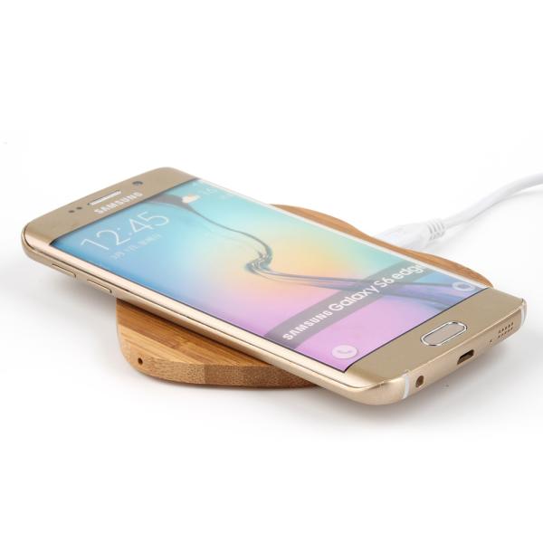Heart Shape Wooden Wireless Charger , Wood Qi Charger Fast Charging Pad Bamboo Design