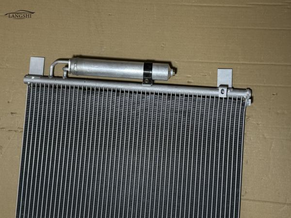 921101BA0A Condensador de CA automático para Infiniti QX70/FX Sistema de refrigeração Ar condicionado de automóvel