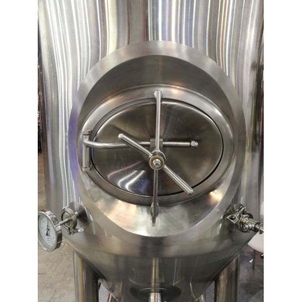 0.4 - Охлажденная вода высокой эффективности танка заквашивания пива 0,6 микронов закрытая кожухом