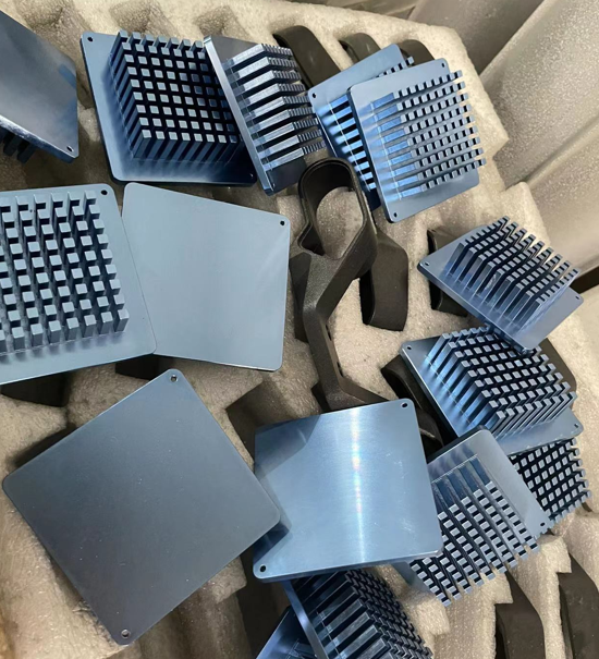 Anodized Aluminium Heat Sink Profiles CNC Machined Blue Customized