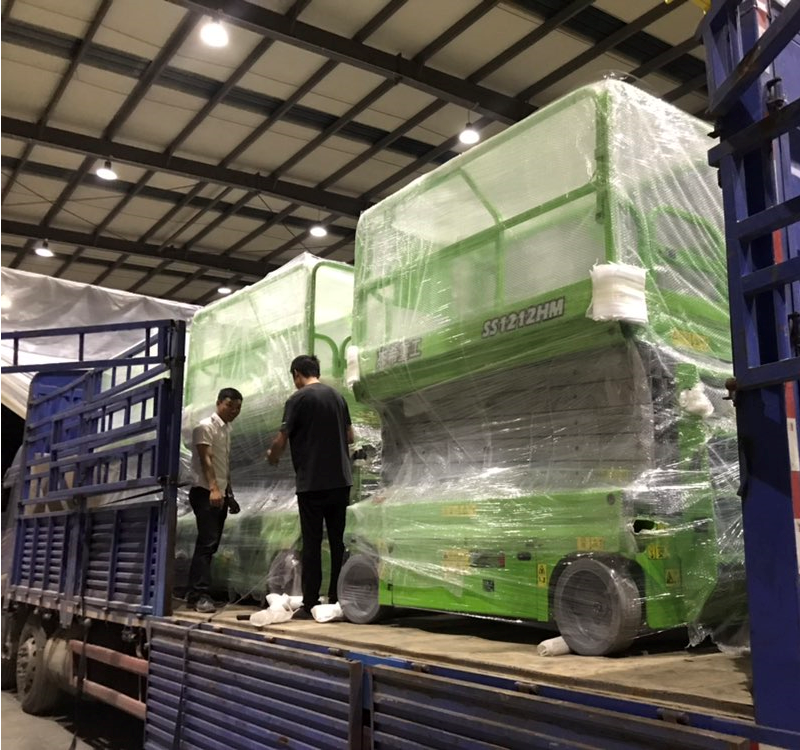 Зеленый подъем человека цвета 8m электрический с емкостью 450KG для обслуживания