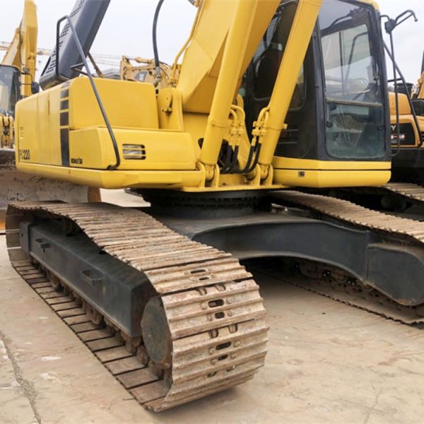 Komatsu PC 220-6 en buenas condiciones con piezas de Japón Modelo 2020 y potencia de 118 kW
