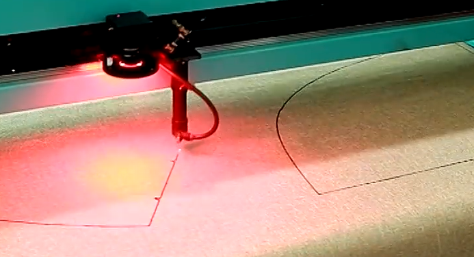 Retail Lihua Automatic Curtain Top Cutting Equipment Laser Pattern Cutting Machine