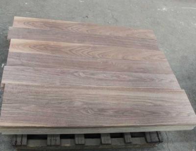 plancher machiné non fini de noix noire