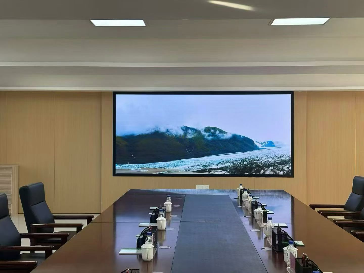 Conference Room COB LED Display P0.78 600×337.5 Seamless LED Video Wall Panels