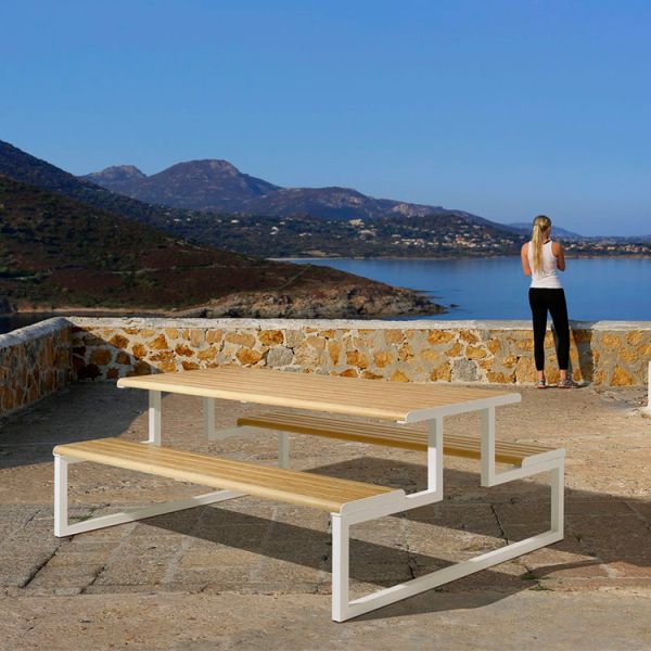 Powder Coated L2000*W1540*H760mm Metal And Wood Garden Table