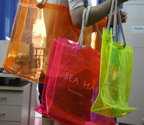 Transparent PVC Reusable Carrier Bags With Twist Rope Handle For Lady Shopping