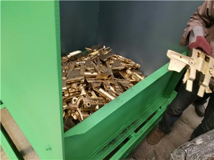 Blast Wheel Tilt Drum Shot Blasting Equipment For Casting Forging Parts Cleaning