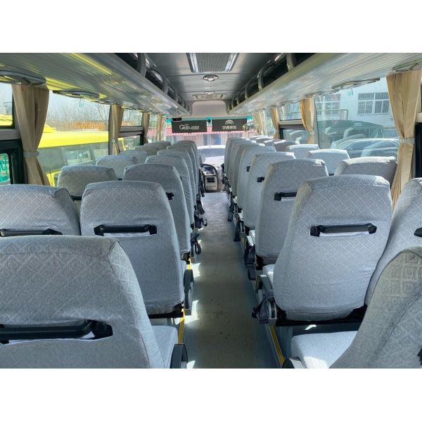 Yutong везет правый привод на автобусе ZK6107 везет подержанное шасси на автобусе воздушной подушки тренера привода 49seats