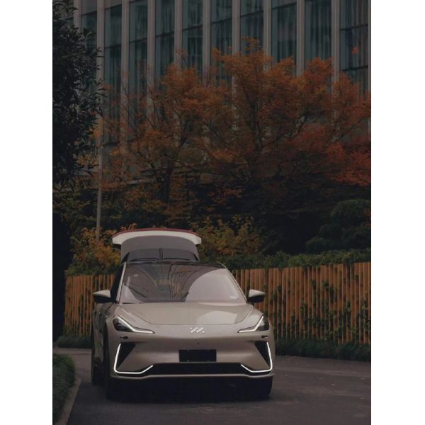 5 puertas 5 asientos Zhiji LS7 Elite RWD 20 pulgadas neumáticos SUV Ev Car Batería eléctrica recargable NEDC Alcance 602km Alta velocidad 200km/h