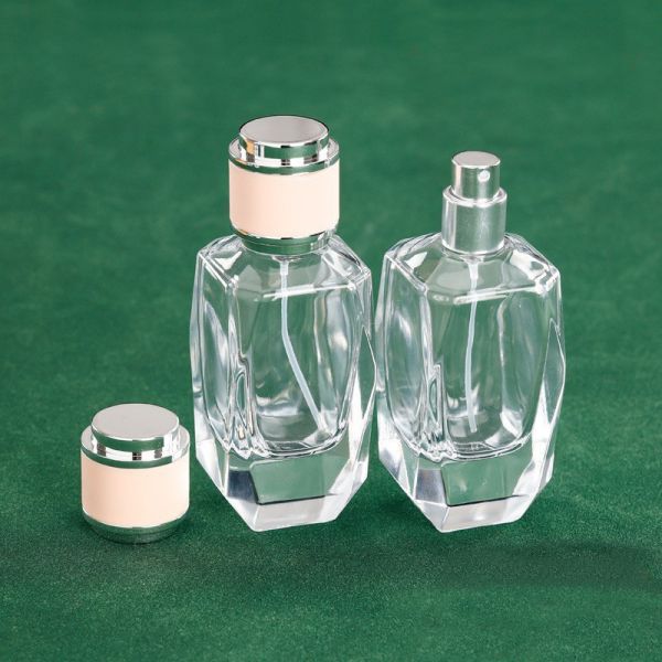 Botella vacía de perfume transparente de 50 ml Botella de vidrio de espray fino cosmético de bayoneta rómbica de corte cuadrado 15