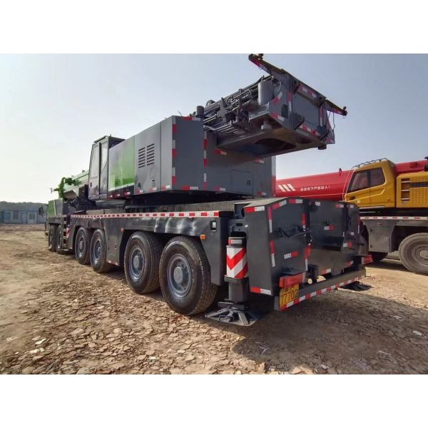 2012 Ремонтированный грузовик Zoomlion260t Использованное оборудование для подъема крана