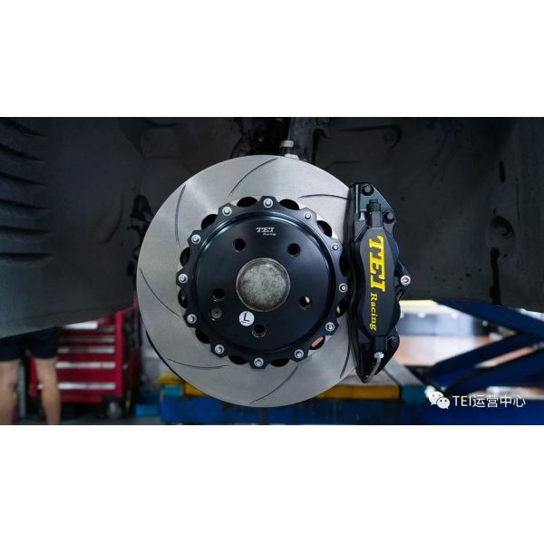 W204 Mercedes Big Brake Kit 17 Inch Car Rim Front 4 Piston Brake Kit Auto Brake System