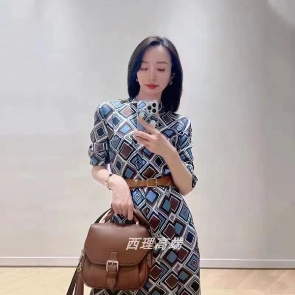 Silk Elastic Twill crepe DE chine 20MM Antiflaming Anti-Wrinkle Scarf Digital printed Design for fashion luxury Dress
