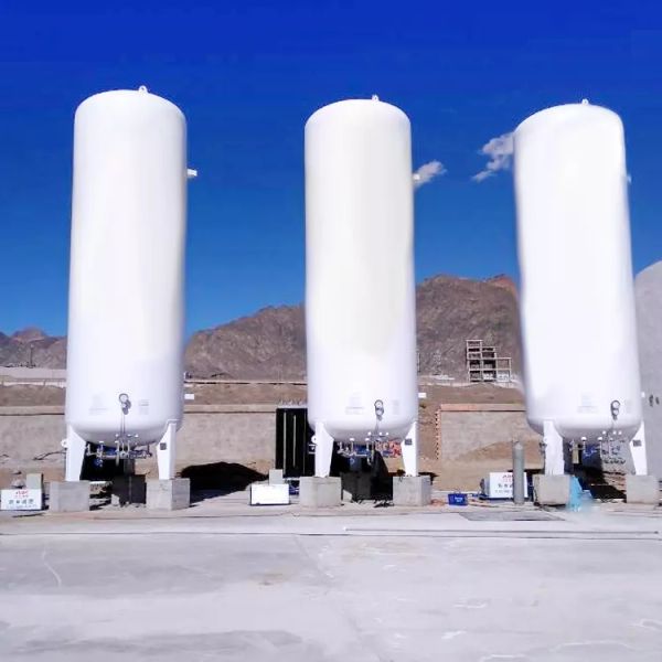 El tanque de almacenamiento líquido criogénico cilíndrico con estándar del GMP