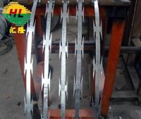 Hot DIP Concertina Bto-22 tipo Barbed Wire Razor da China