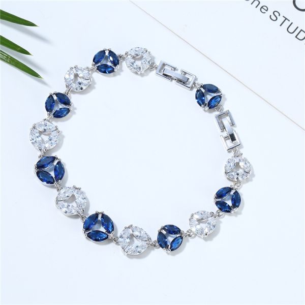 Anti Allergy 6.9 Inches Diamond Women's Bracelets Brass