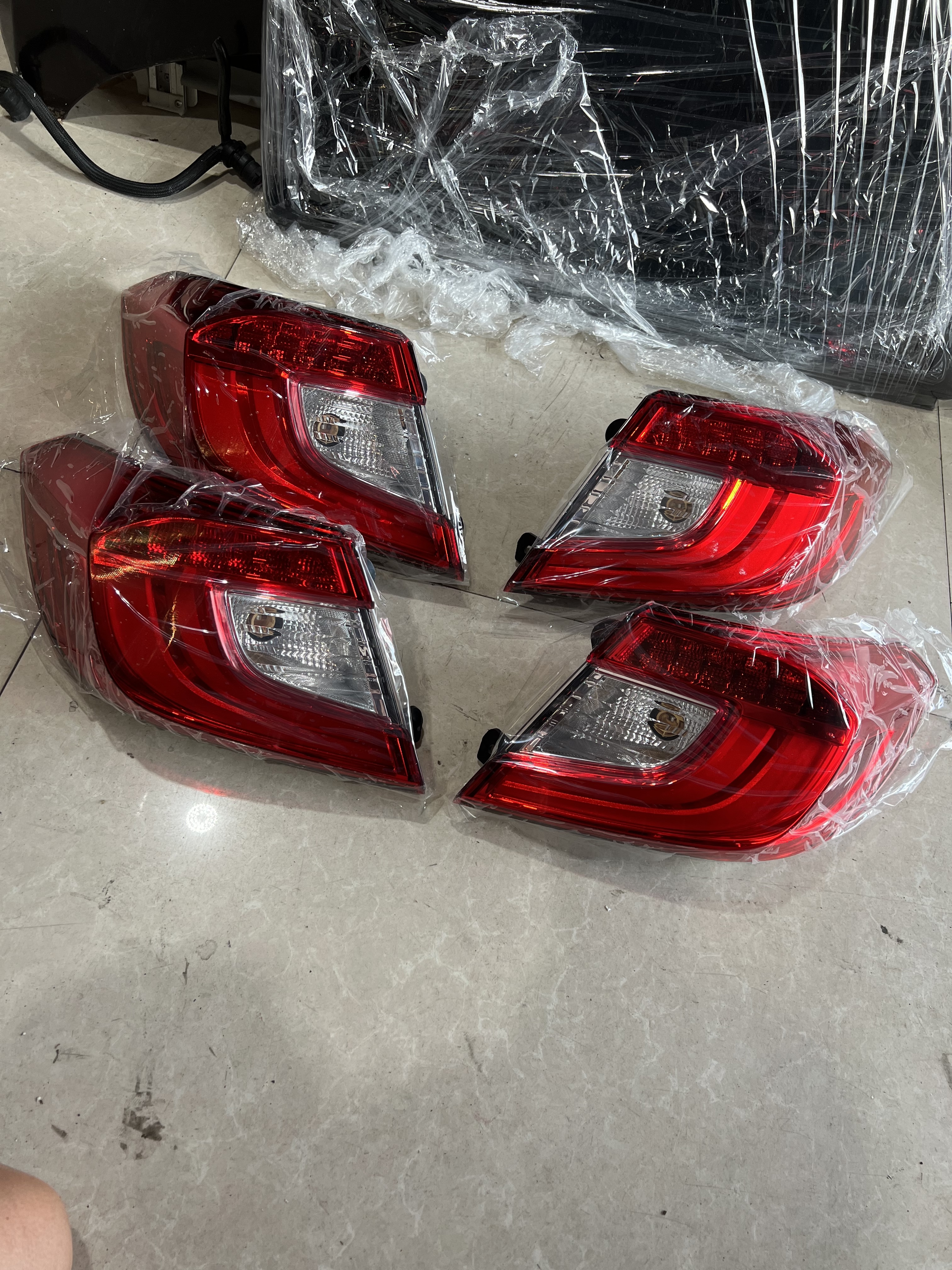 Genuine Used 10th Gen Honda Accord Rear Tail Light Assembly Set of 4 (Left Outer + Left Inner + Right Outer + Right Inner) – 2018–2022 Model Years
