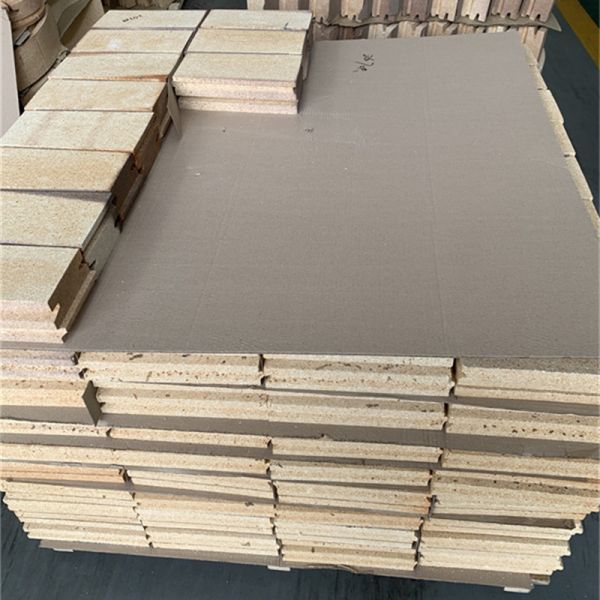 42-45% Содержание Al2O3 Низкая прочность на холодный раздавление 50-70MPa Три низкоогневые глиняные кирпичи