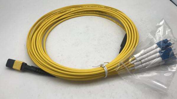 SM G657A1 12F MPO Fiber Optic Cable Assembly Female With Flex Bendable Angle Boot