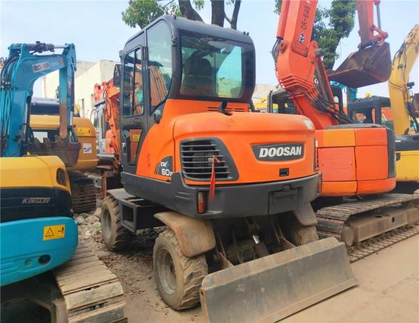                  Used Doosan Mini Wheel Excavator Doosan Dx60W, Secondhand Doosan 6 Ton Hydraulic Mobile Digger Dx60W in Stock             