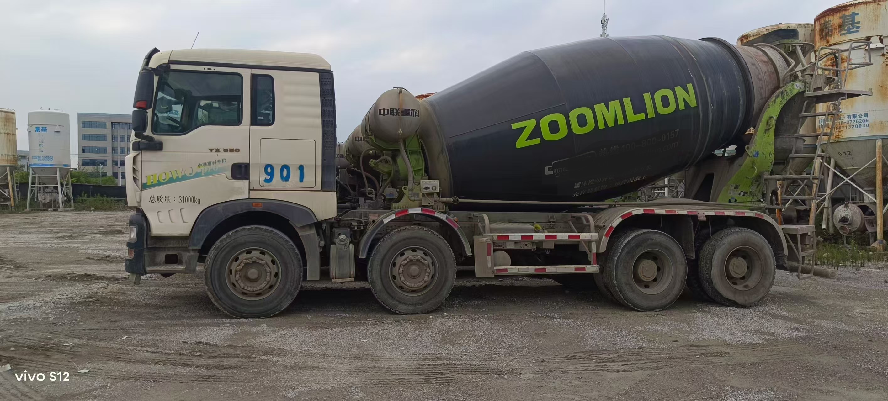 2021 ZOOMLION 12м3 Подержанный бетонный смеситель на шасси HOWO для продажи