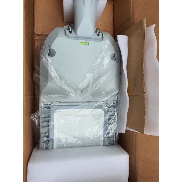 Outdoor IP66 Waterproof 100W 200W 300W LED Street Light Die-Cast Aluminum Light 150LM/W