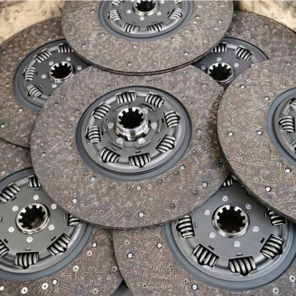 Delong F3000 New M3000 Clutch Assembly Shaanxi Automobile Howo Model Shacman Comprising  Pressure Plate SZ916000702 DZ9114160034